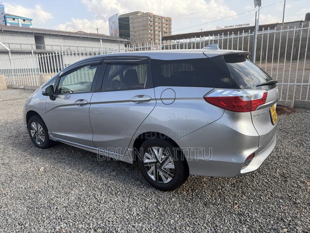 Honda Shuttle 2016 Silver