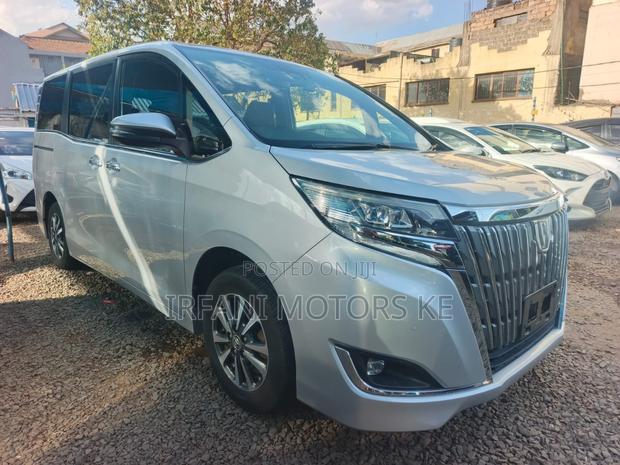 Toyota Esquire 2.0 FWD (8 seater) 2019 Silver