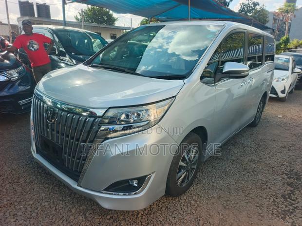 Toyota Esquire 2.0 FWD (8 seater) 2019 Silver