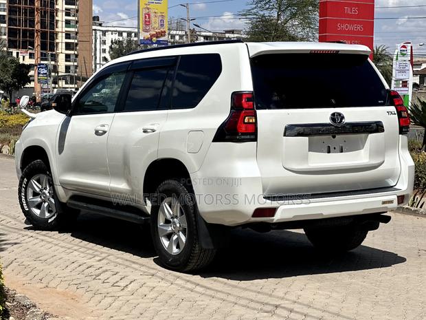 Toyota Land Cruiser Prado 2021 White