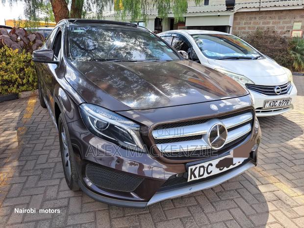 Mercedes-Benz GLA-Class 2015 Brown