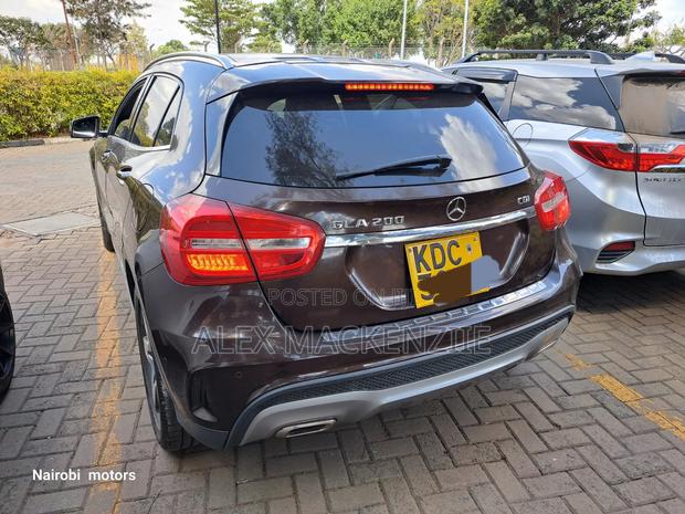 Mercedes-Benz GLA-Class 2015 Brown