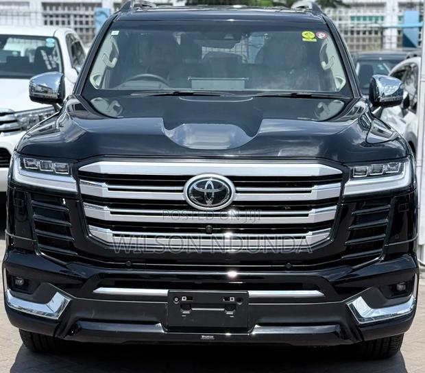 Toyota Land Cruiser 2023 Black