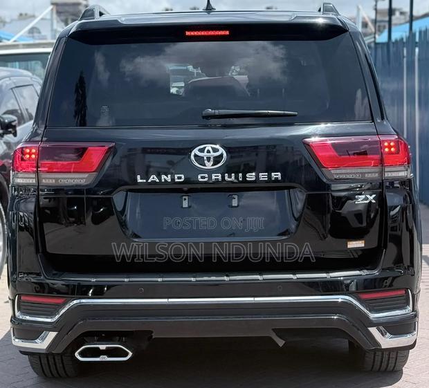 Toyota Land Cruiser 2023 Black