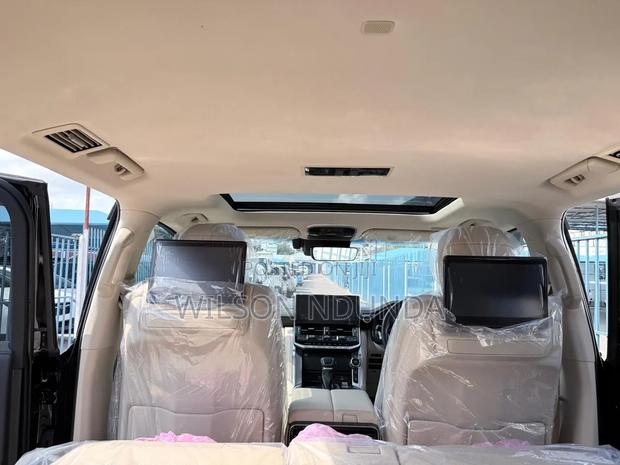 Toyota Land Cruiser 2023 Black