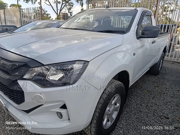 New Isuzu D-MAX 2023 Pearl