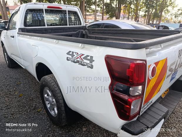 New Isuzu D-MAX 2023 Pearl