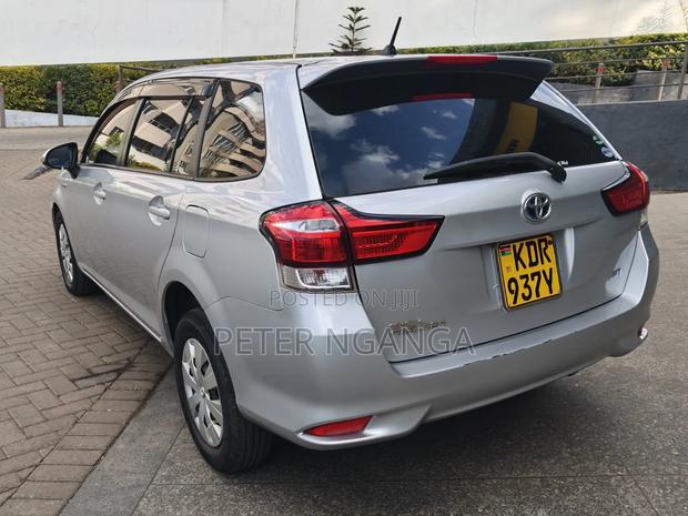 Toyota Corolla Fielder 1.5 Hybrid FWD 2017 Silver