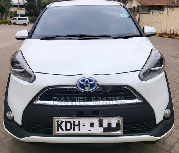 Toyota Sienta 2017 White