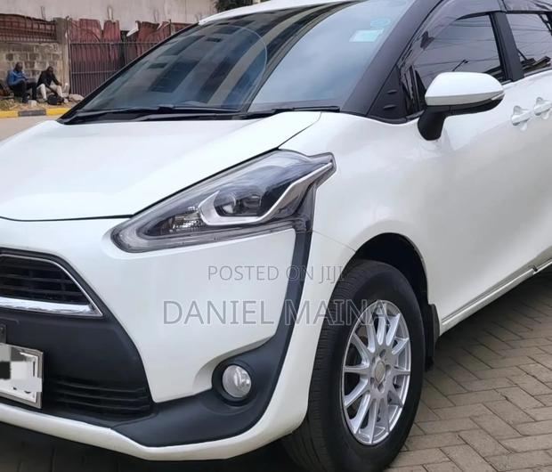 Toyota Sienta 2017 White
