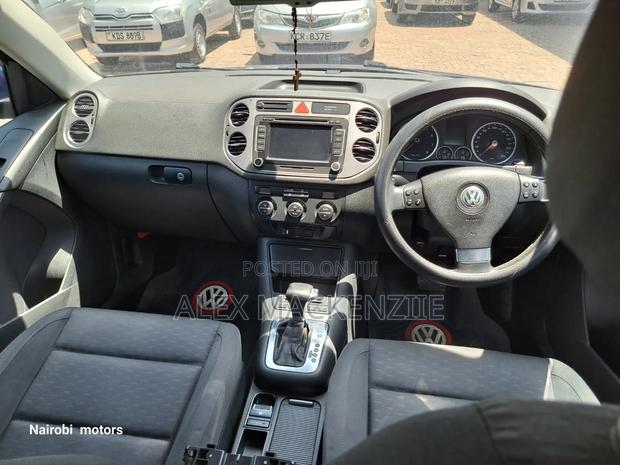 Volkswagen Tiguan 2009 Blue