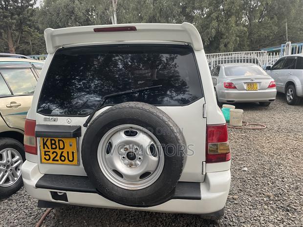 Mitsubishi Pajero IO 2004