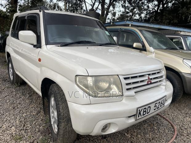 Mitsubishi Pajero IO 2004