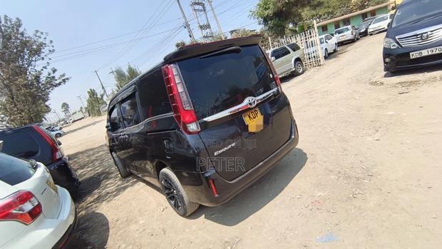 Toyota Esquire 2018 Black
