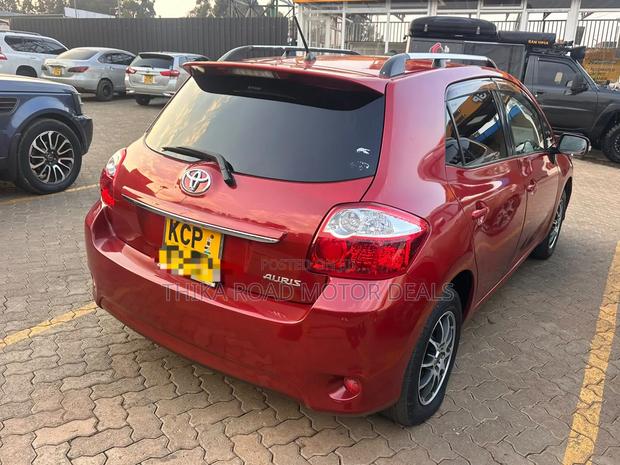 Toyota Auris 2011