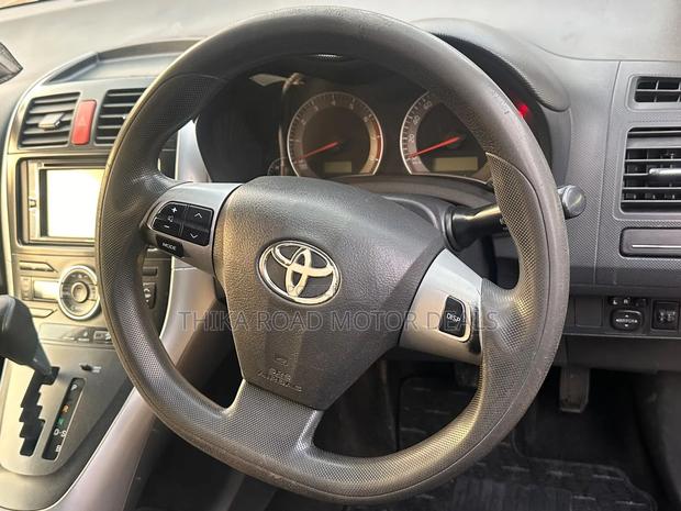 Toyota Auris 2011