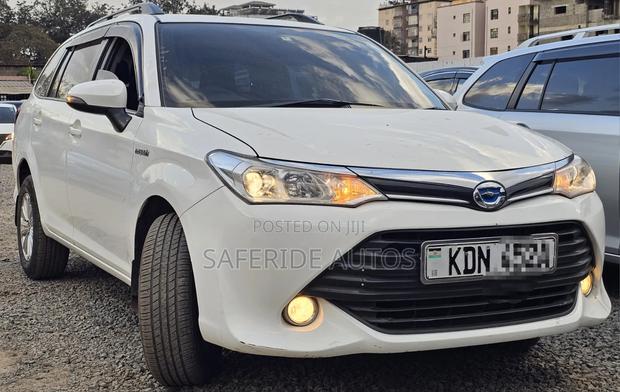 Toyota Corolla Fielder 2016 White