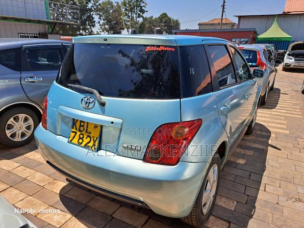 Toyota IST 2003 Silver