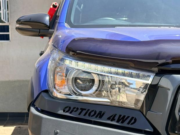 Toyota Hilux 2019 Blue