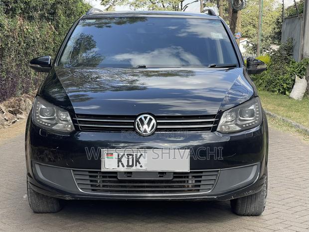Volkswagen Touran 2015 Black