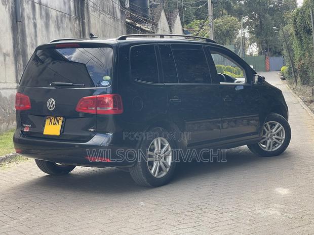 Volkswagen Touran 2015 Black