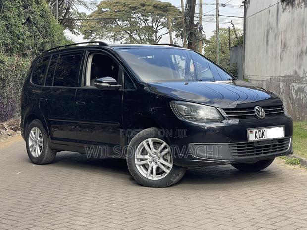 Volkswagen Touran 2015 Black