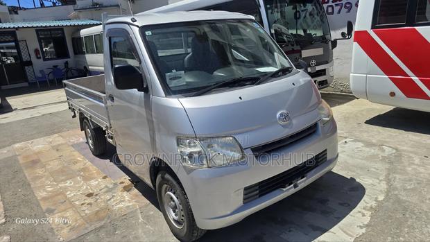 Toyota TownAce 2019 Silver