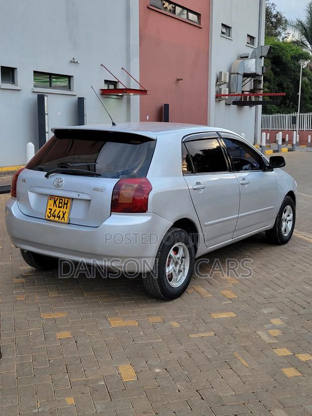 Toyota Corolla RunX 2004 Silver