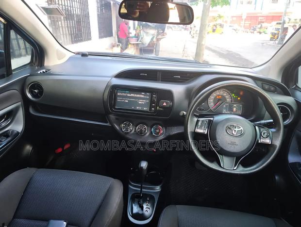 Toyota Vitz 2016 Blue