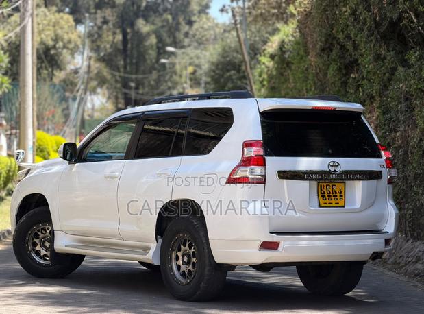 Toyota Land Cruiser Prado 2.7 i 2011 White