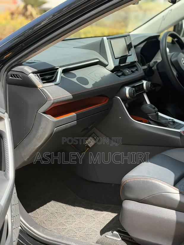 Toyota RAV4 2019 Blue