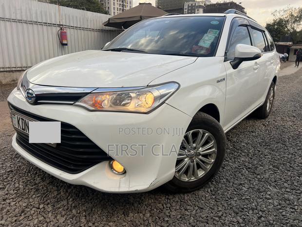 Toyota Corolla Fielder 2016 White