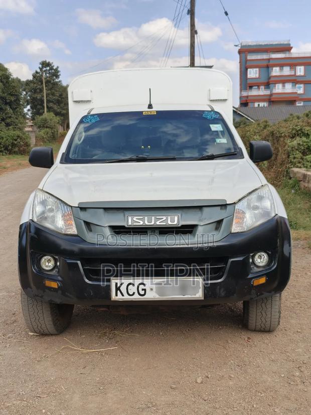 Isuzu D-MAX 2015 White