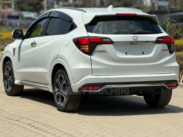 Honda Vezel 2019 White