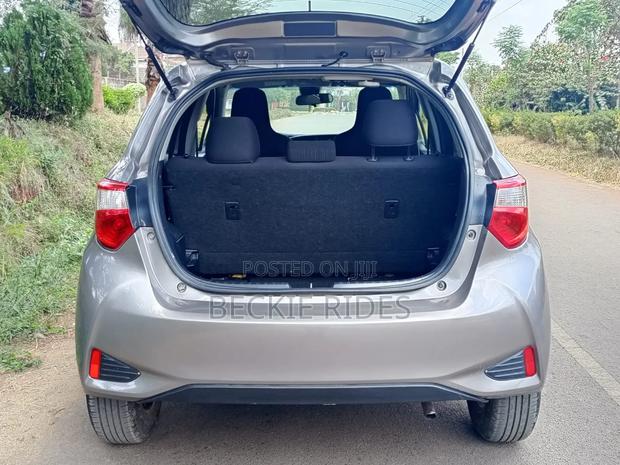 Toyota Vitz 2018 Gold