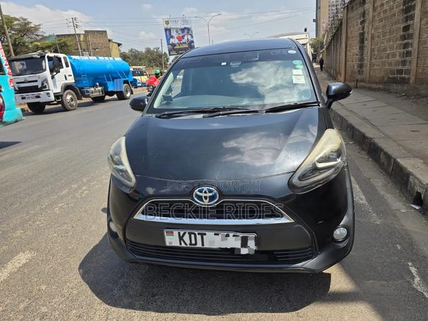 Toyota Sienta 2018 Black