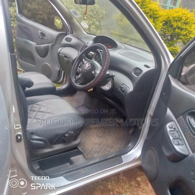 Toyota Fun Cargo 2005 Silver