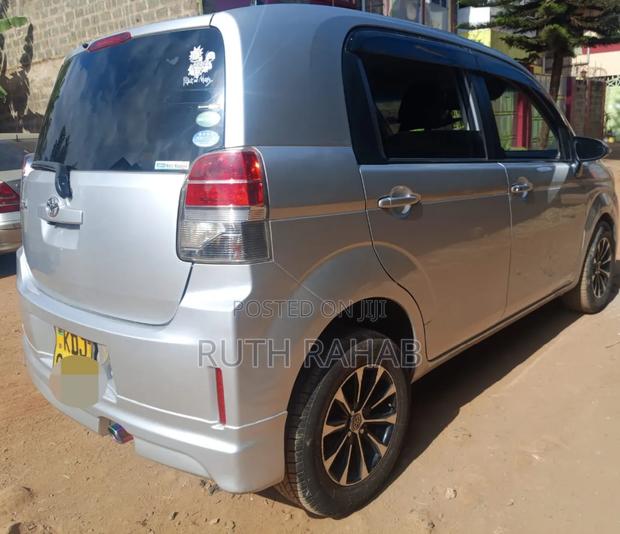 Toyota Spade 2015 Silver