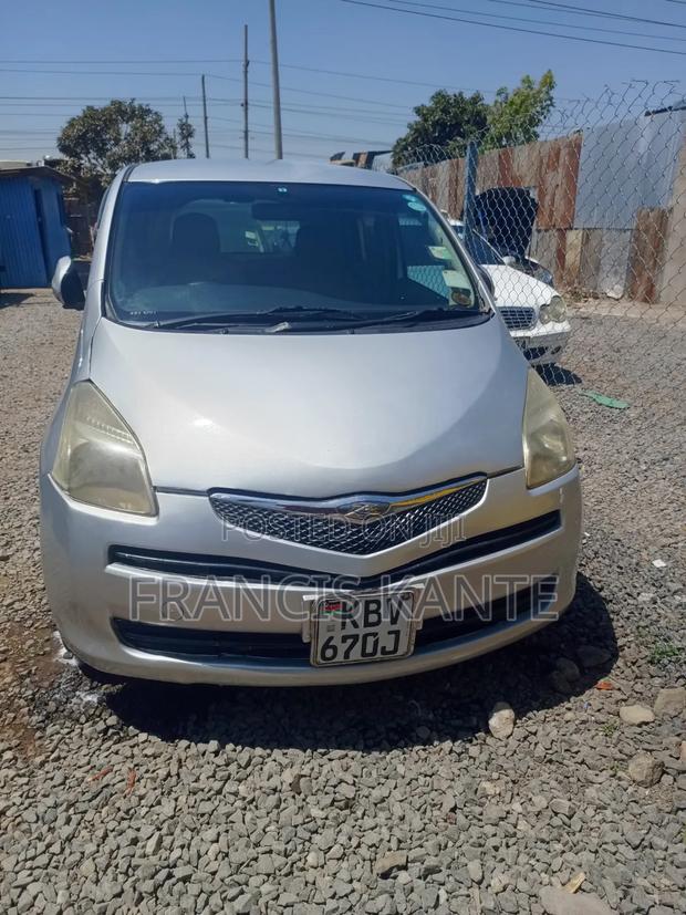 Toyota Ractis 2012 Silver