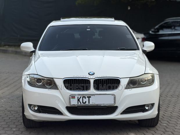BMW 320i 2011 White