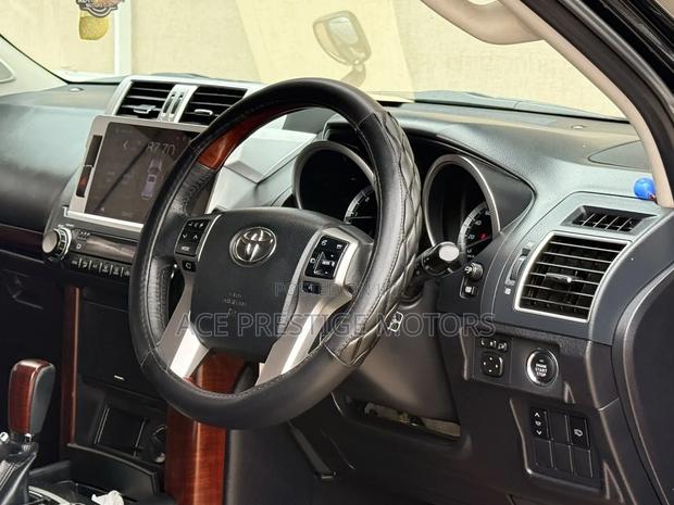 Toyota Land Cruiser Prado 2018 Black