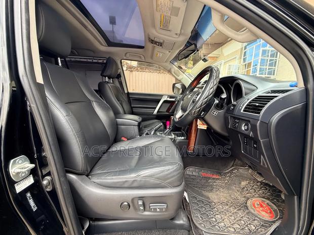 Toyota Land Cruiser Prado 2018 Black