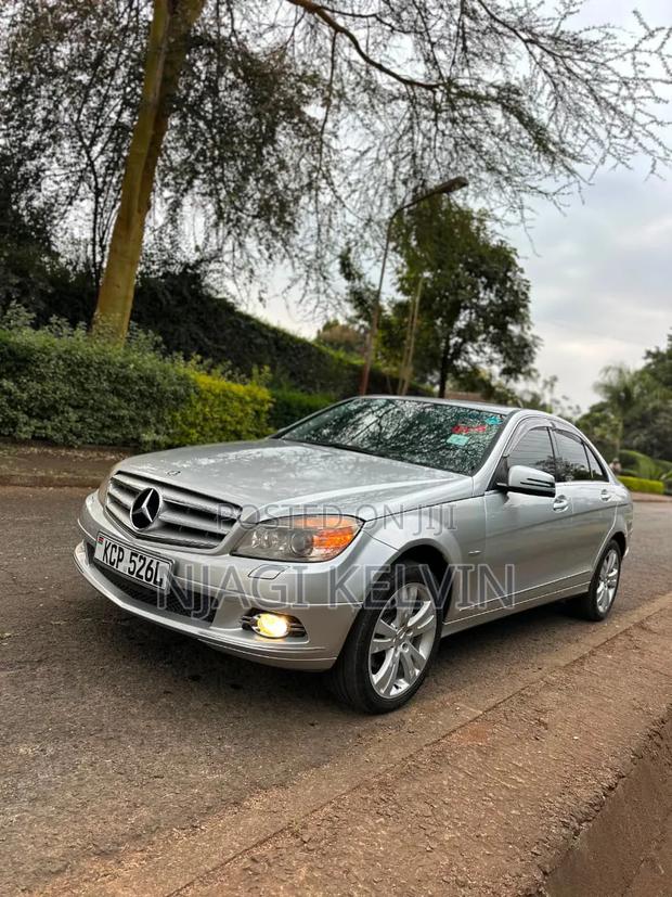 Mercedes-Benz C200 2010 Silver