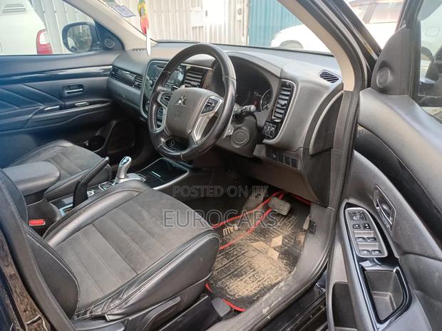 Mitsubishi Outlander 2016 Black