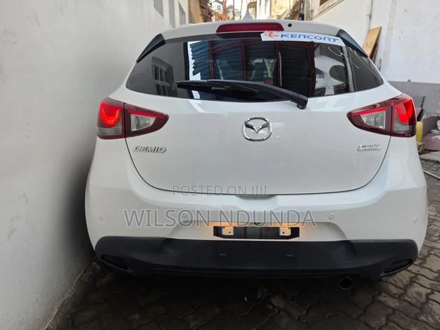 Mazda Demio 2019 White