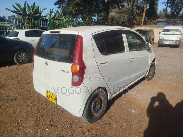 Daihatsu Mira 2011 White