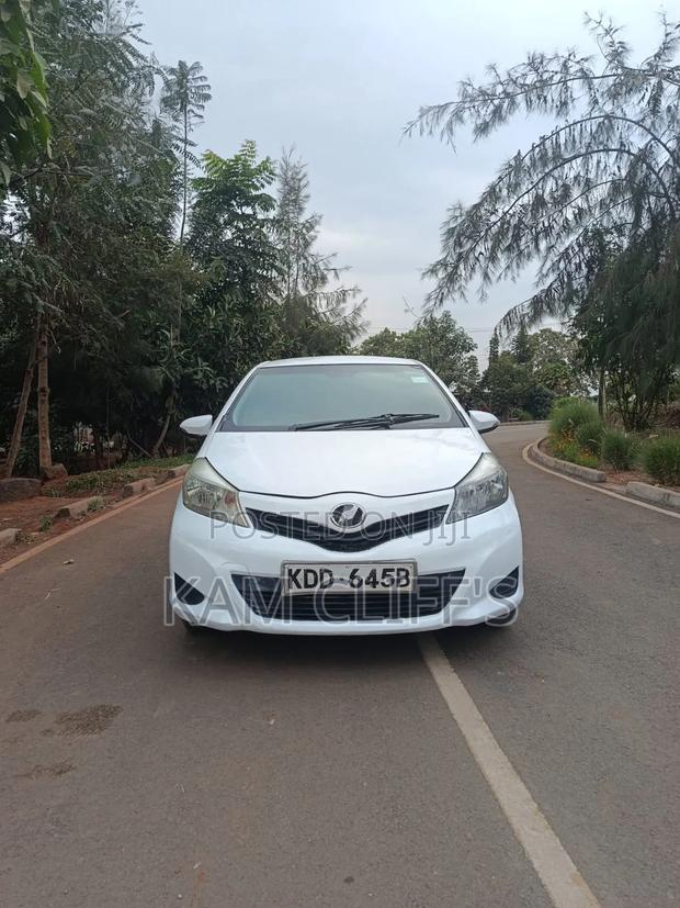 Toyota Vitz 2014 White
