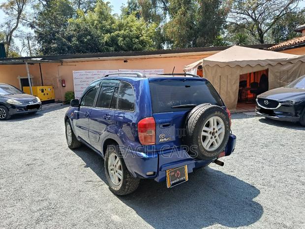 Toyota RAV4 2002 Blue