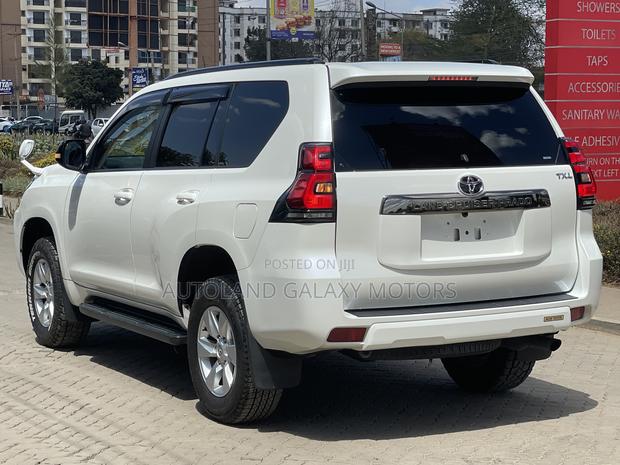 Toyota Land Cruiser Prado 2.7 2021 White