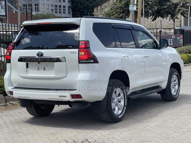 Toyota Land Cruiser Prado 2.7 2021 White